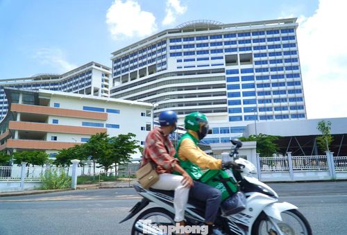 Bệnh viện đa khoa Bình Dương được xác định là cơ sở trọng điểm của cụm y tế vùng Đông Nam TPHCM. Ảnh: Nguyễn Tiến.