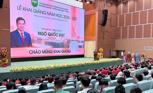 Không khí tại buổi khai giảng của Trường Đại học Y khoa Phạm Ngọc Thạch.