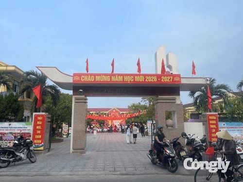 Giữa niềm vui của ngày tựu trường, an toàn trên mỗi chặng đường đến trường vì thế không phải chuyện nhỏ.