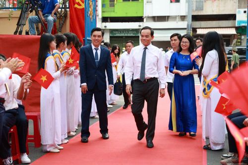 Ủy viên Bộ Chính trị, Bí thư Thành ủy TP Hồ Chí Minh Trần Lưu Quang dự lễ khai giảng năm học 2026 - 2027 tại Trường THPT Trần Khai Nguyên.