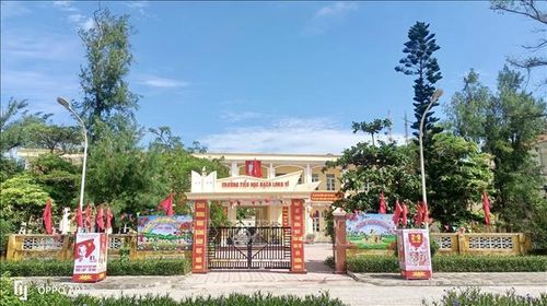Diện mạo ngôi trường tiền tiêu Bạch Long Vĩ đã được chỉnh trang tươm tất để đón các học sinh. Ảnh: TTXVN phát