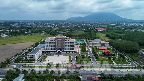 Trường Văn hóa Công an nhân dân IV là mô hình giáo dục gắn với thực hiện chính sách an sinh xã hội, tạo điều kiện học tập, rèn luyện cho học sinh có hoàn cảnh khó khăn. Ảnh: Giang Phương - TTXVN