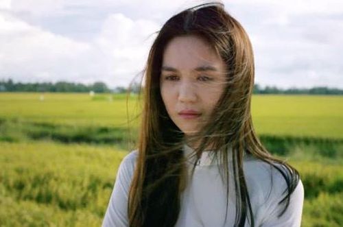 Vòng Eo 56 đánh dấu lần đầu Ngọc Trinh thử sức với điện ảnh.