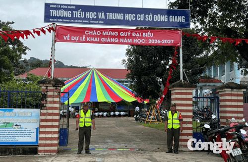CBCS công an xã bảo đảm an ninh, trật tự, ATGT Lễ khai giảng năm học 2026 - 2027.