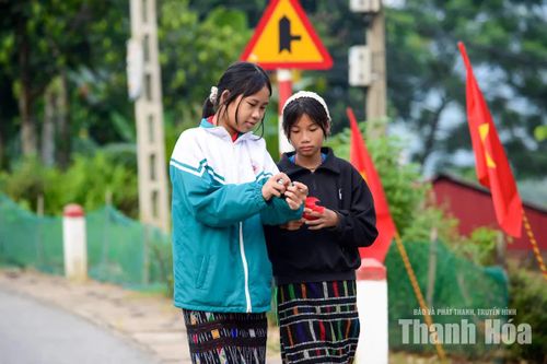 Có em mong sau này trở thành giáo viên để trở về dạy học cho trẻ em quê hương; có em ước mơ trở thành bác sĩ, bộ đội, công an...
