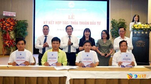 Các doanh nghiệp, nhà đầu tư và địa phương ký kết biên bản ghi nhớ, mở ra cơ hội hợp tác trong lĩnh vực chăn nuôi trên địa bàn Đà Nẵng. Ảnh: QUANG VIỆT