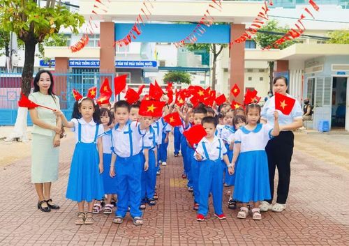Học sinh Trường Tiểu học Lê Lợi (phường Quy Nhơn) sẵn sàng bước vào năm học mới 2026 - 2027 (ảnh chụp sáng 4-9). Ảnh: Hồ Điểm