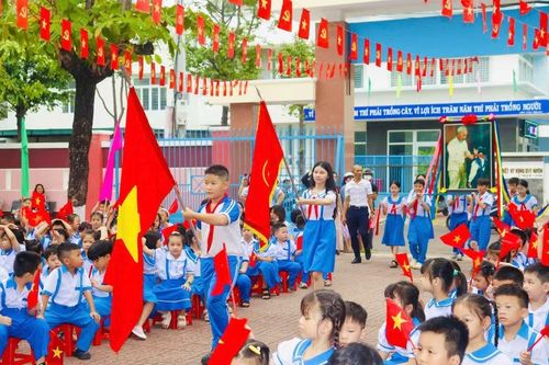 Học sinh Trường Tiểu học Lê Lợi (phường Quy Nhơn) sẵn sàng bước vào năm học mới 2026 - 2027 (ảnh chụp sáng 4-9). Ảnh: Hồ Điểm