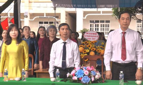Dự lễ khai giảng có lãnh đạo địa phương cùng đại diện Sở Giáo dục và Đào tạo tỉnh Lâm Đồng