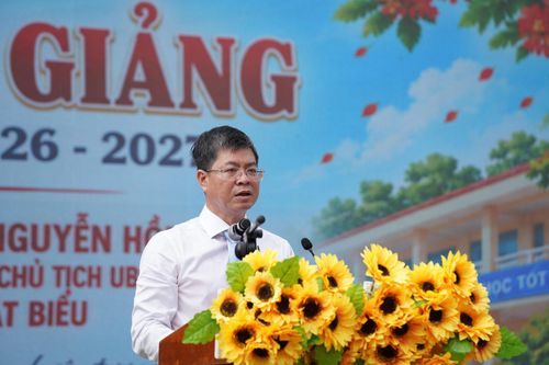 Phó Chủ tịch UBND tỉnh Lâm Đồng Nguyễn Hồng Hải phát biểu tại lễ khai giảng