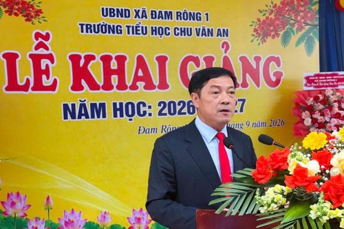 Đồng chí Lê Trọng Yên, Ủy viên Ban Thường vụ Tỉnh ủy, Phó Chủ tịch Thường trực UBND tỉnh (Thủ tướng Chính phủ có quyết định điều động bổ nhiệm giữ chức vụ Thứ trưởng Bộ Nông nghiệp và Môi trường từ ngày 4/9/2026) phát biểu tại lễ khai giảng