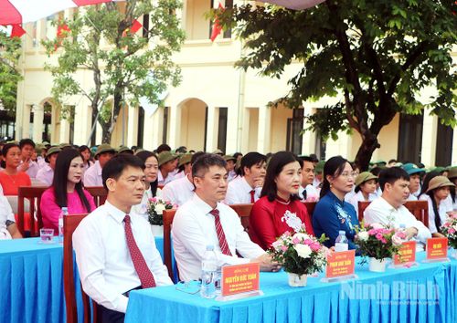 Các đại biểu dự Lễ khai giảng. Ảnh: Phùng Thống