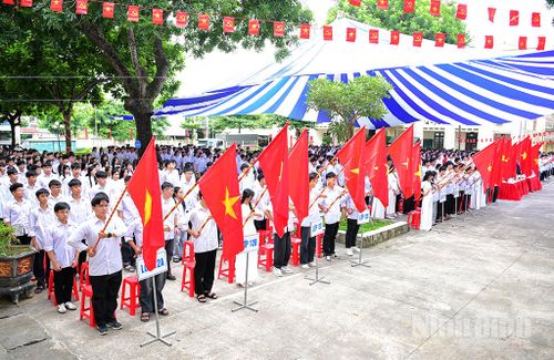 Nghi thức Chào cờ ngày khai giảng năm học 2026-2027. Ảnh: Trường Giang