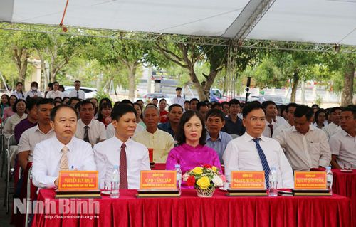 Các đại biểu dự Lễ khai giảng. Ảnh: Nguyễn Hương