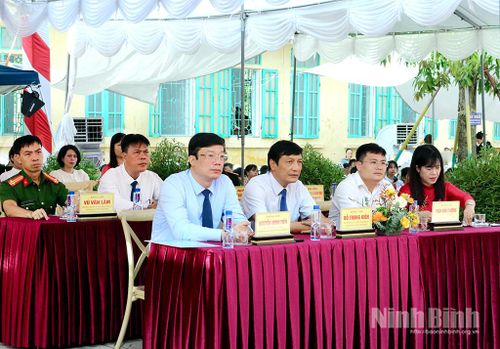Các đại biểu dự Lễ khai giảng năm học mới 2026-2027 tại Trường Tiểu học A Hải Xuân. Ảnh: Khánh Dũng