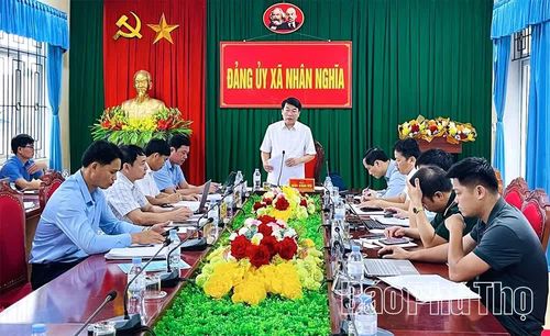 Ban Thường vụ Đảng ủy xã Nhân Nghĩa triển khai nội dung nâng cao chất lượng sinh hoạt chi bộ.