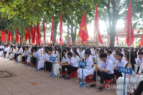 Quang cảnh lễ khai giảng tại Trường THPT Cam Lộ - Ảnh: T.P