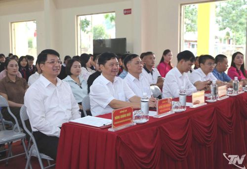 Đồng chí Nông Quang Nhất, Phó Chủ tịch UBND tỉnh dự lễ khai giảng năm học 2026 - 2027 tại Trường Phổ thông Dân tộc Nội trú Na Rì