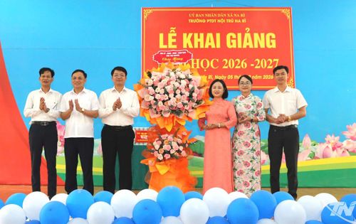 Đồng chí Nông Quang Nhất, Phó Chủ tịch UBND tỉnh dự lễ khai giảng năm học 2026 - 2027 tại Trường Phổ thông Dân tộc Nội trú Na Rì