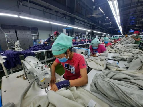 Dệt may là một trong những ngành hàng được đánh giá chịu nhiều ảnh hưởng từ rủi ro trung chuyển. Ảnh minh họa: tư liệu