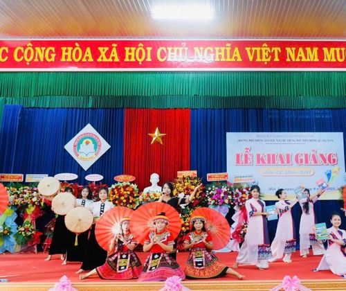 Học sinh miền núi luôn chú trọng bản tồn nét văn hóa, nét đẹp của dân tộc mình