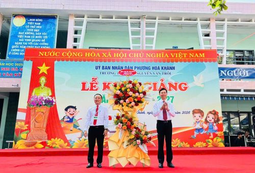 Lễ khai giảng ở các trường học chỉnh chu, gọn gàng