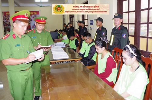Các đối tượng trong đường dây tội phạm lợi dụng không gian mạng hoạt động lừa đảo chiếm đoạt tài sản.