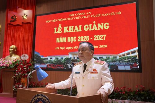 Trung tướng, PGS.TS Lê Quang Bốn, Giám đốc Học viện PCCC&CNCH phát biểu tại lễ khai giảng.