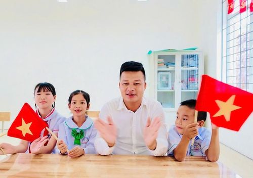 Thầy và trò điểm trường đảo Trần đã có một lễ khai giảng đặc biệt. Ảnh: Đặc khu cung cấp