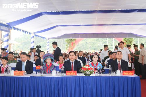 Trường Phổ thông nội trú Tiểu học và THCS Mường Khương, xã Mường Khương, tỉnh Lào Cai vinh dự được lựa chọn là điểm cầu trung tâm, nơi diễn ra các hoạt động chính của chương trình.