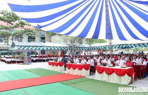 Quang cảnh Lễ khai giảng năm học mới tại Trường Phổ thông Dân tộc nội trú THCS và THPT Pi Năng Tắc, xã Bác Ái Đông. Ảnh: Duy Ngọc.