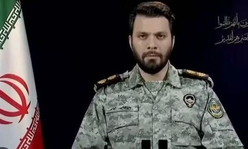 Theo hãng thông tấn IRNA, Trung tá Ebrahim Zolfaqari, phát ngôn viên Bộ tư lệnh Trung tâm Khatam al-Anbiya của Iran, cảnh báo Tehran sẽ phản ứng quyết liệt hơn nếu quân đội Mỹ tiếp tục những hành động mà nước này cho là "hung hăng".