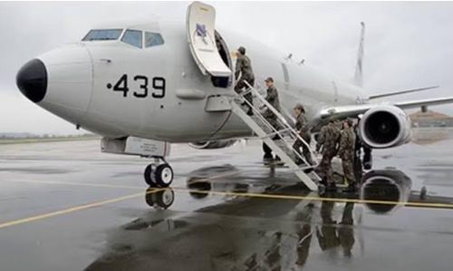 Máy bay tuần tra biển P-8A Poseidon của Hàn Quốc có thể mang tên lửa dẫn đường chống hạm và ngư lôi hạng nhẹ. Hệ thống cảm biến âm thanh cùng khoảng 120 phao sonar cho phép máy bay tìm kiếm và duy trì liên lạc với tàu ngầm trên diện rộng.