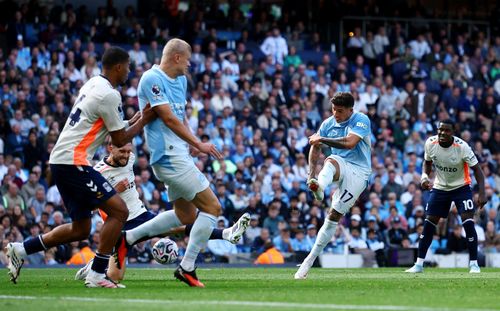  Enzo có khởi đầu thuận lợi tại Etihad, trong ngày Man City kiểm soát bóng vượt trội nhưng vẫn phải chật vật mới thắng Coventry 1-0. 