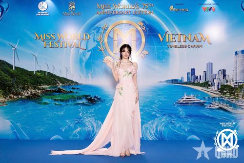  Hoa hậu Trần Tiểu Vy trên thảm đỏ Chung kết Miss World 2026.