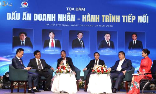 Các đại biểu tham dự tọa đàm. Ảnh: QUANG VŨ