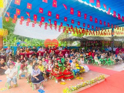 Minh bạch trong bảo đảm quyền lợi, chế độ mà trẻ em được thụ hưởng.