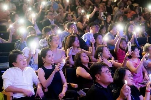 Khán giả tại đêm nhạc.