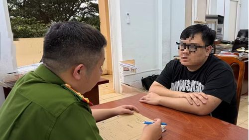 Đối tượng Ngô Hoàng Vũ tại cơ quan công an - Ảnh: Công an tỉnh Đắk Lắk.
