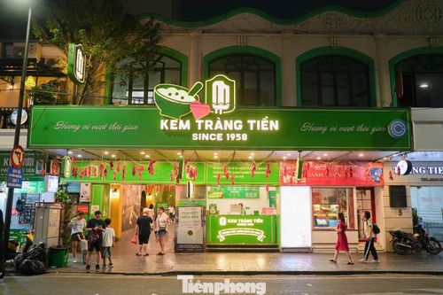 Doanh nghiệp cho biết việc dừng phục vụ tại vị trí cũ là bước chuyển giao không gian kinh doanh nhằm định hình lại trải nghiệm dịch vụ. Khách hàng có thể sử dụng các sản phẩm Kem Tràng Tiền tại những mặt bằng mới trong khu vực trung tâm phố cổ Hà Nội.