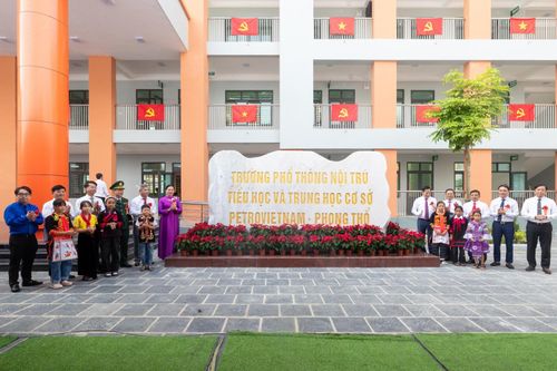 Trường Phổ thông nội trú TH&THCS PETROVIETNAM - Phong Thổ là một "mắt xích" trong chiến lược đầu tư cho con người tại khu vực biên giới.