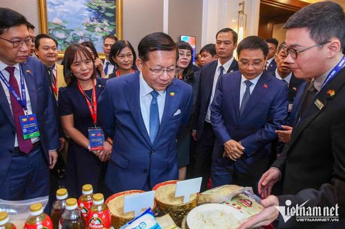 Hợp tác trong lĩnh vực kinh tế và thương mại đang phản ánh những tiềm năng to lớn cho sự phát triển trong tương lai của hai nước. Hiện nay, Việt Nam là một trong những đối tác thương mại quan trọng của Myanmar.