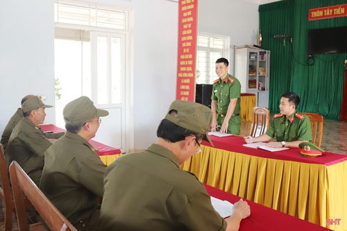 Trên địa bàn xã Đồng Tiến hiện có 9 đội dân phòng với tổng số 65 thành viên được kiện toàn.