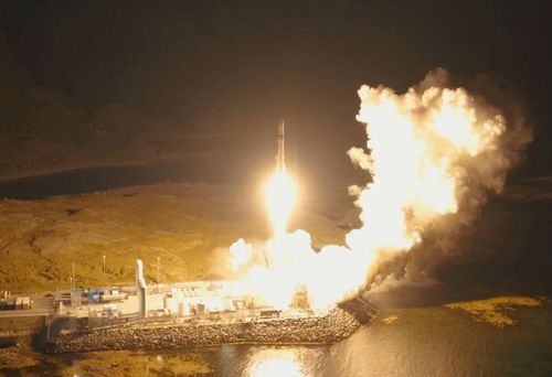 Tên lửa của Đức mang theo 5 vệ tinh được phóng thành công lên không gian. Ảnh: Isar Aerospace