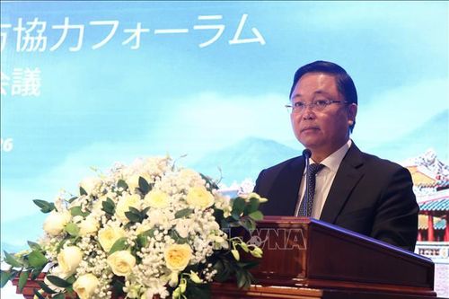 Phó Bí thư Thành ủy, Chủ tịch UBND thành phố Huế Lê Trí Thanh phát biểu khai mạc hội nghị.