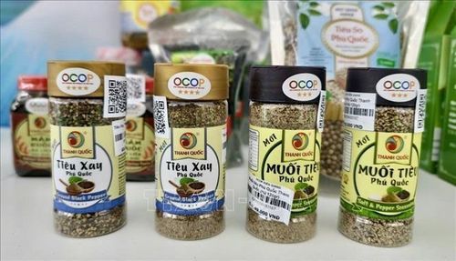 Sản phẩm tiêu Phú Quốc đạt OCOP 3 sao của tỉnh An Giang. Ảnh: Thanh Sang/TTXVN
