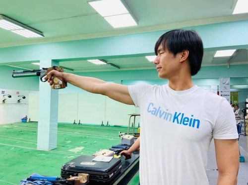 Nhan Phúc Vinh trở lại với Viên đạn cuối cùng.