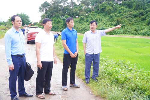 Lãnh đạo xã Thanh Nưa vận động người dân đồng thuận giải phóng mặt bằng dự án Khu đô thị mới, du lịch nghỉ dưỡng và dịch vụ thể thao phía Tây Bắc phường Điện Biên Phủ.