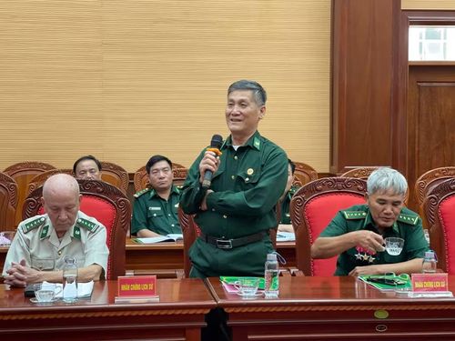 Ông Đoàn Khánh Tân - nguyên chiến sĩ Đồn Biên phòng 649 tham gia ý kiến tại hội thảo. Ảnh: P.D