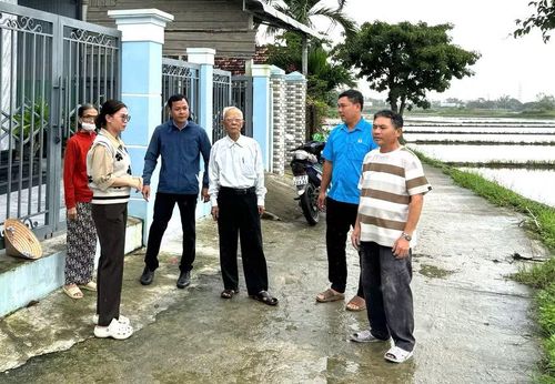 Chi bộ tổ dân phố An Ngãi vận động nhân dân chung sức, đồng lòng xây dựng tổ dân phố văn minh, an ninh, an toàn. Ảnh: N.H